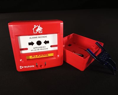 Declencheur manuel a membrane defor