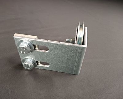 Poulie de renvoi pour contrepoids à l'arriere de la porte