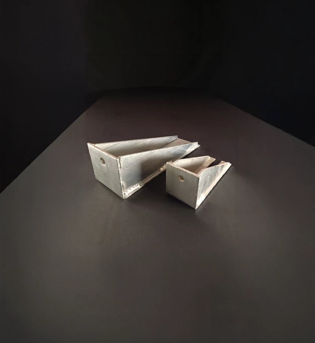 Patte murale pour rail