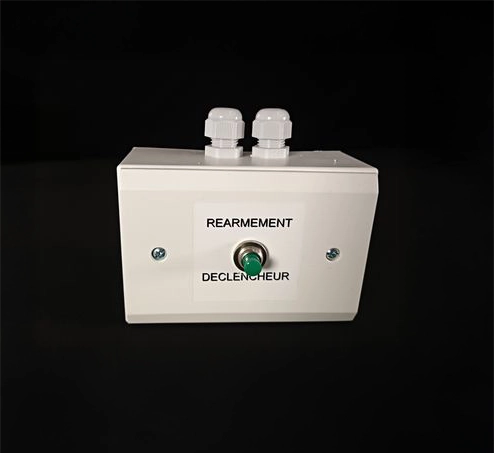 Bouton poussoir REARMEMENT sur boitier avec presse étoupe (à associer au bornier GIF).