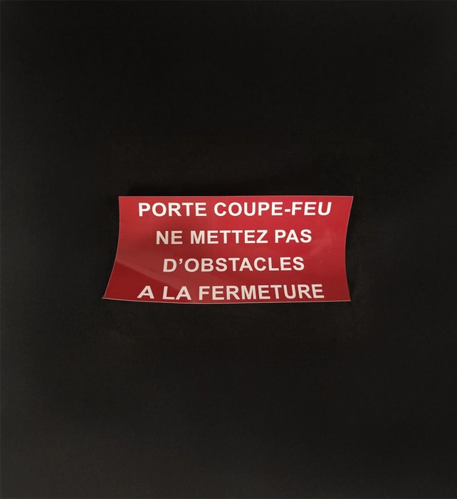 Pictogramme "Porte coupe-feu ne mettez pas d'obstacles à la fermeture"